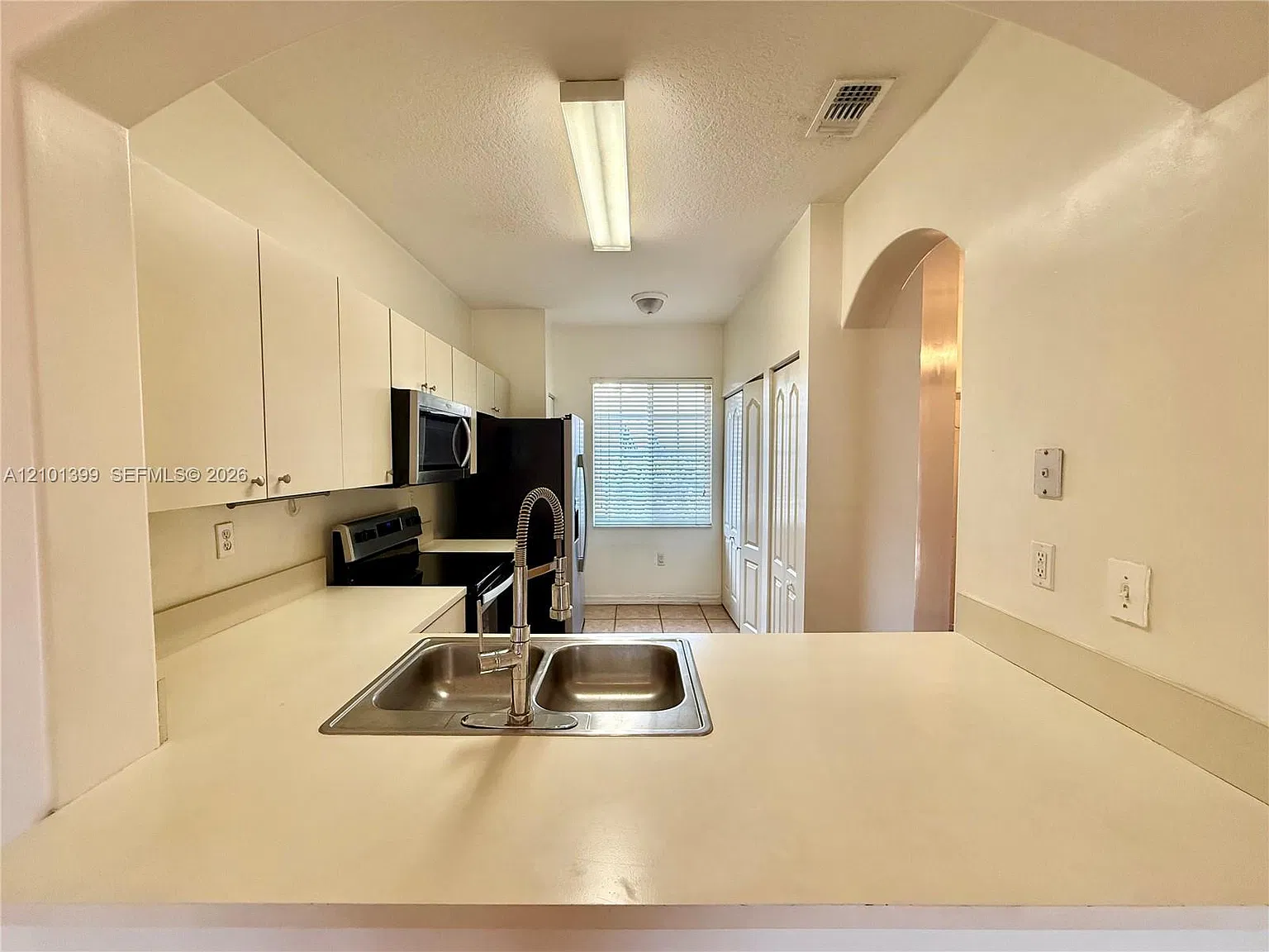 Hampton Place Condo — Photo 3