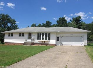 8200 Craigleigh Dr, Parma, OH 44129