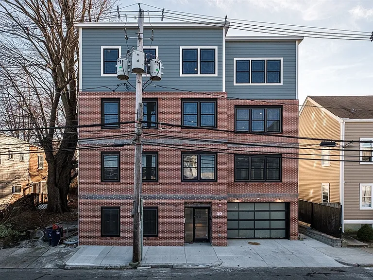 119-121 Addison St #9 — Photo 13