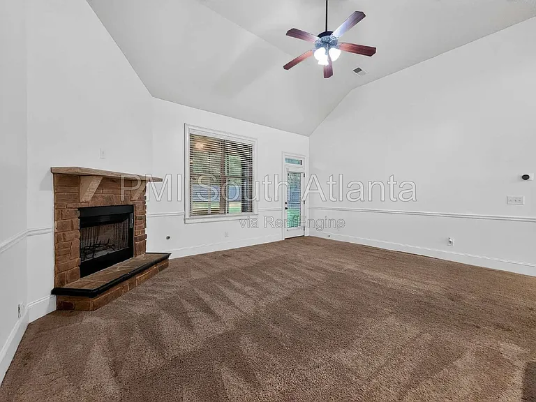 305 Legends Dr — Photo 19