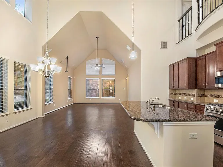 17906 Arapaho Hill Ln — Photo 8