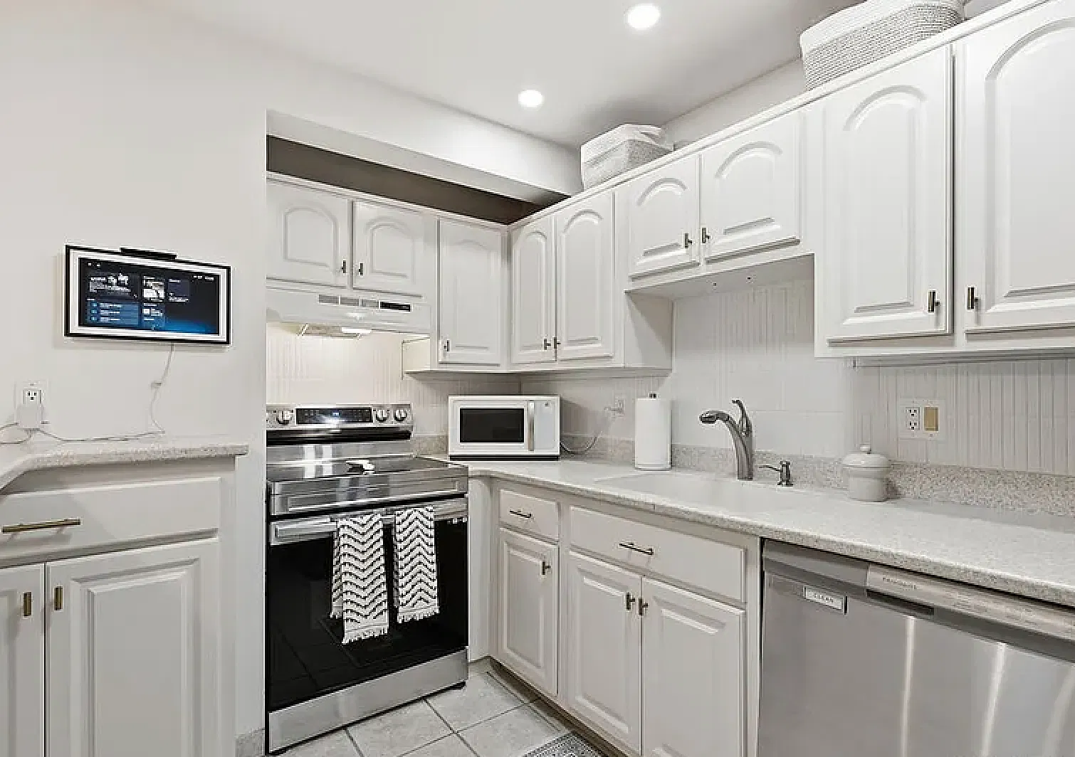 Valley Rd, Stamford — Photo 2