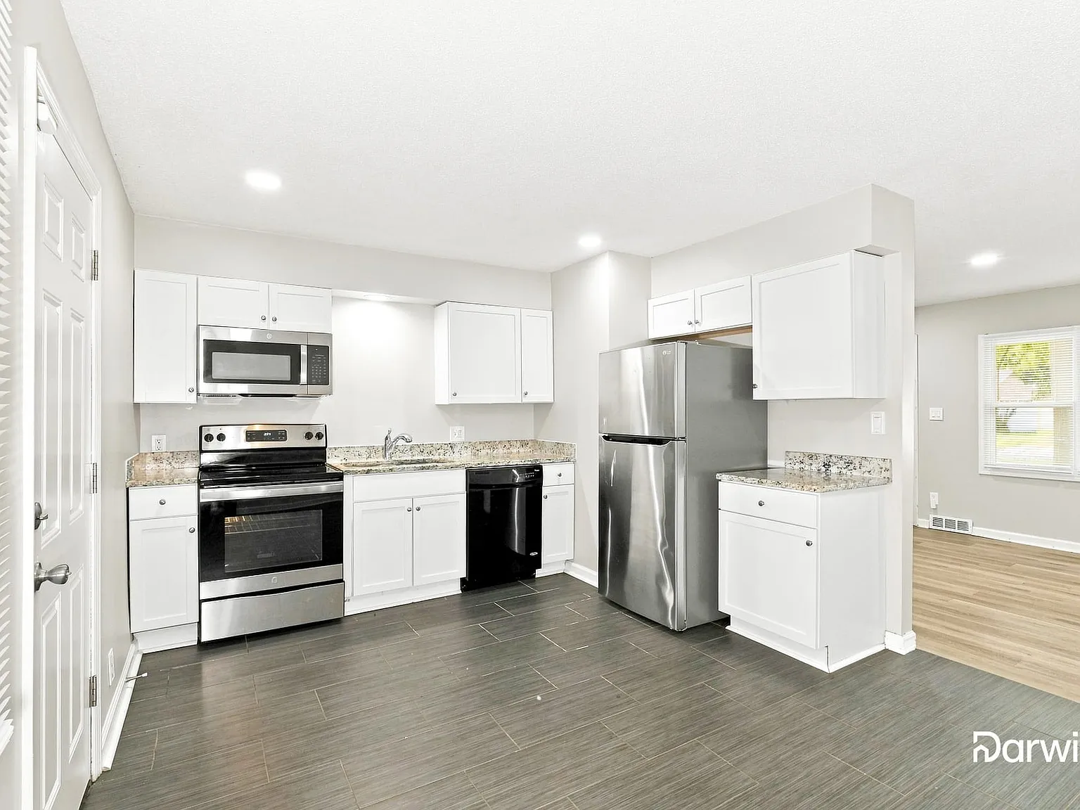 4 bed, 1.0 bath, 1176 sqft, $1,425 — Photo 3