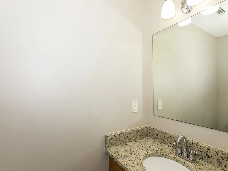 1112 Saint Phillips Ct — Photo 16