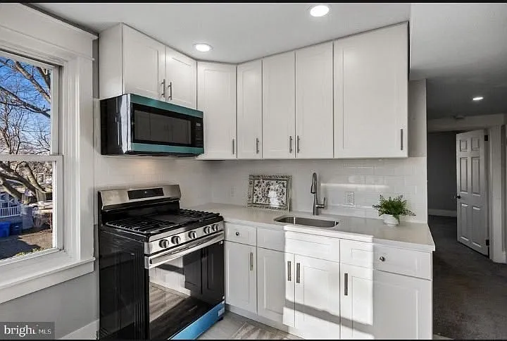 313 Delaware Ave #2 — Photo 4