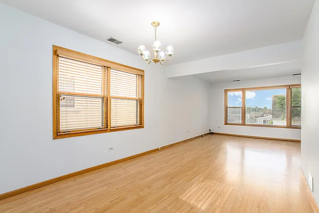 3 bed, 1.5 bath, 1440 sqft, $2,500 — Photo 4