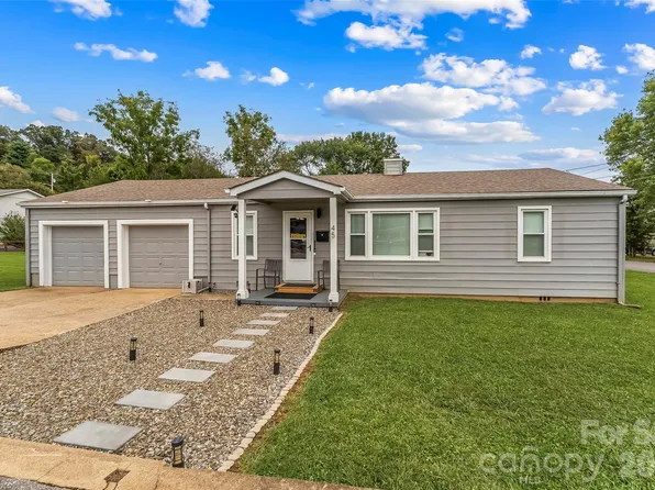 45 Henry St, Waynesville, NC 28786