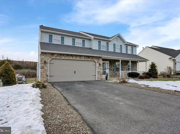 2403 John Henry Dr, Reading, PA 19608