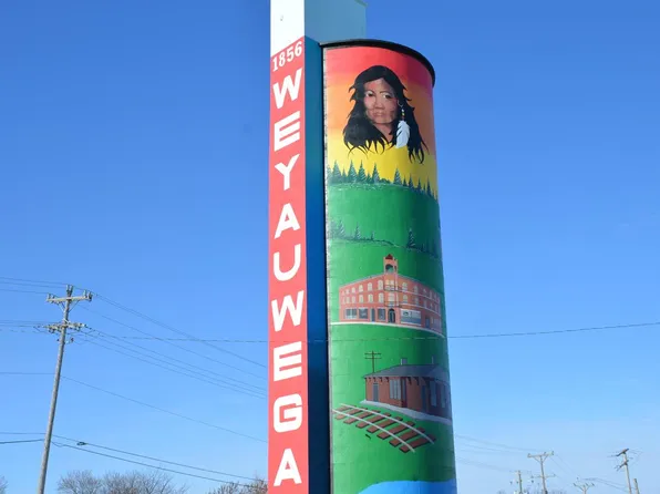 N2253 Main STREET, Weyauwega, WI 54983