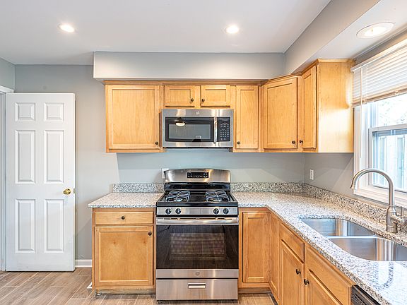 4th image of 2602 24th St E