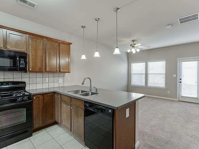 1043 Nightfall Ct NW — Photo 9