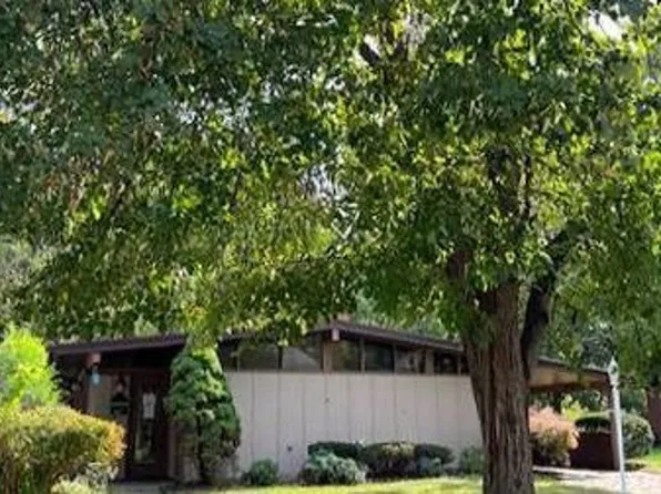 3039 Clark St, Wayne, MI 48184