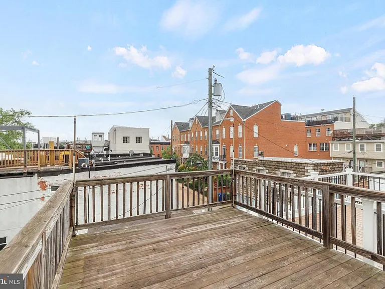 822 S Highland Ave — Photo 36