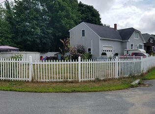 26 Crompton St, Acushnet, MA 02743
