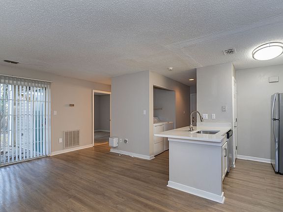 4th image of 3310 Old Courthouse Rd #36B