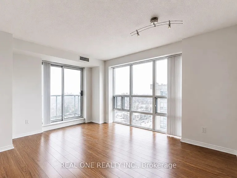 26 Olive Ave #1902 — Photo 2