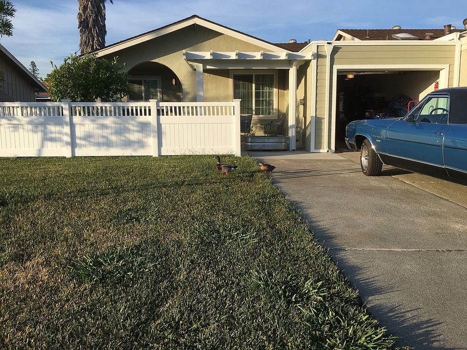 1st image of 107 Sequoia Dr