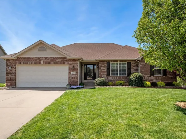 1207 Marien Dr, Columbia, IL 62236