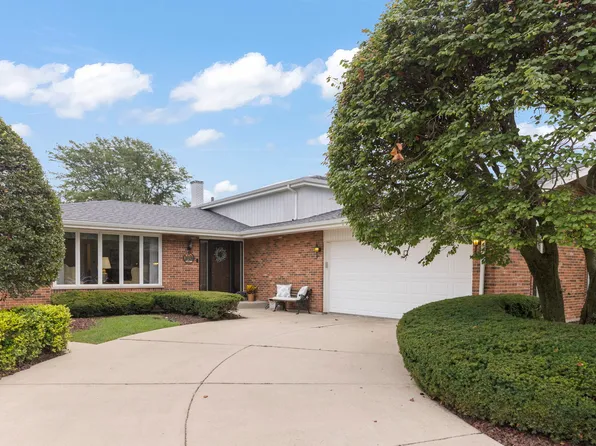 15213 Woodmar Dr, Orland Park, IL 60462