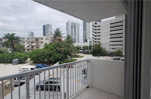 4th image of 17800 Atlantic Blvd APT 307