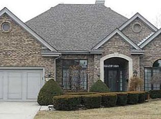 1028 Merry Dell Dr, Oregon, OH 43616