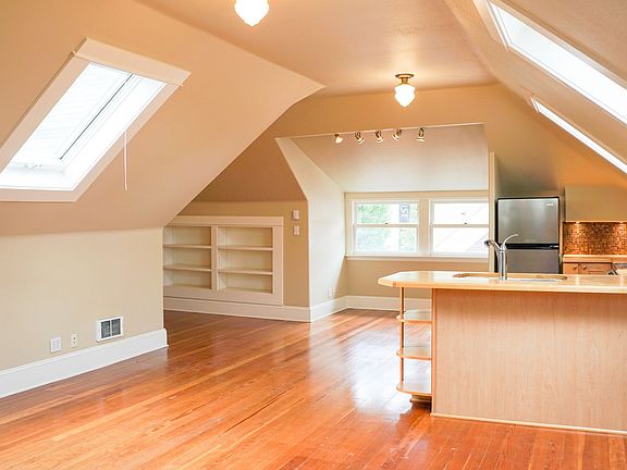 2nd image of 209 NW 23rd Ave #304