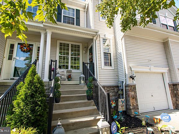 3rd image of 1065 Buckingham Dr #32