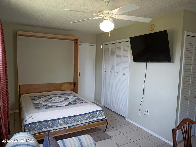 1423 Jasper Ave NW — Photo 8