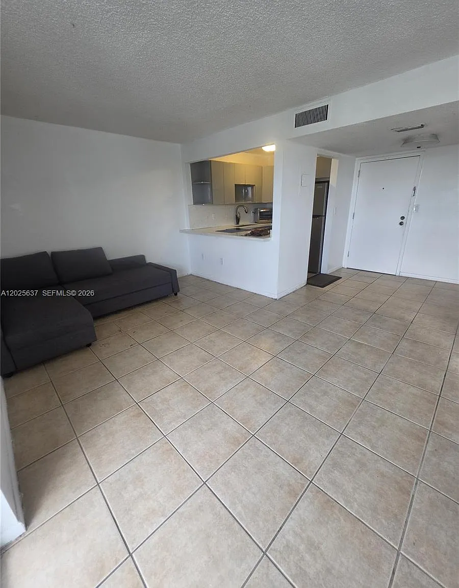 5050 Condo — Photo 4