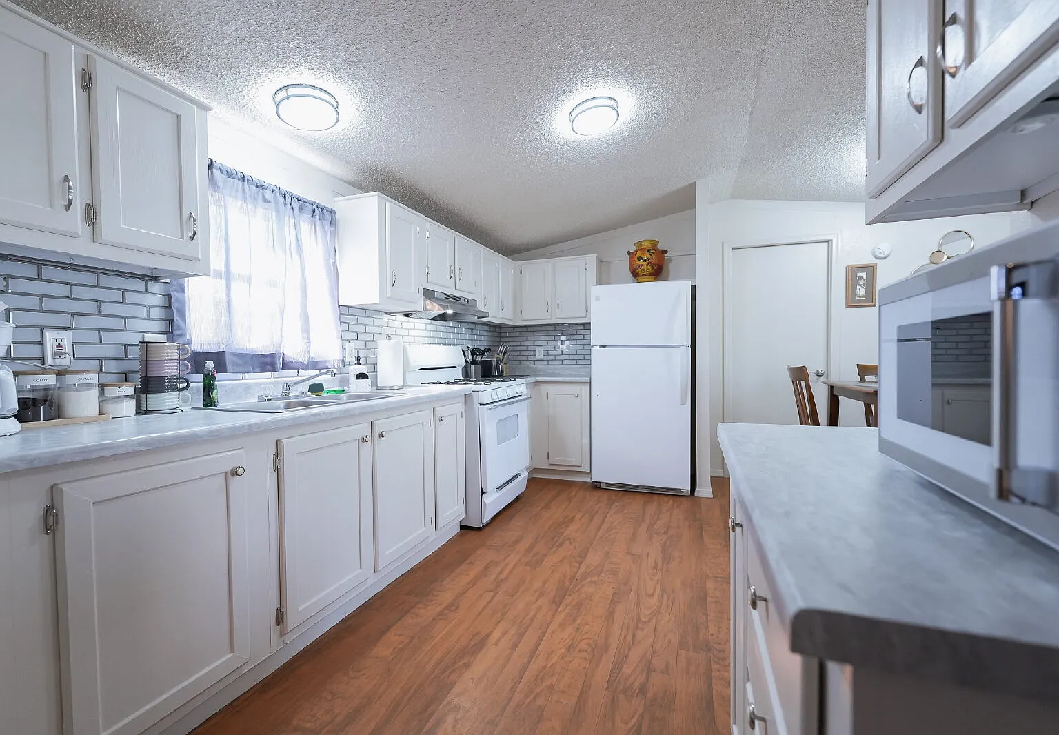2 bed, 2.0 bath, $2,200 — Photo 1