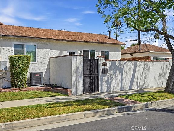 4th image of 8155 Genesta Ave