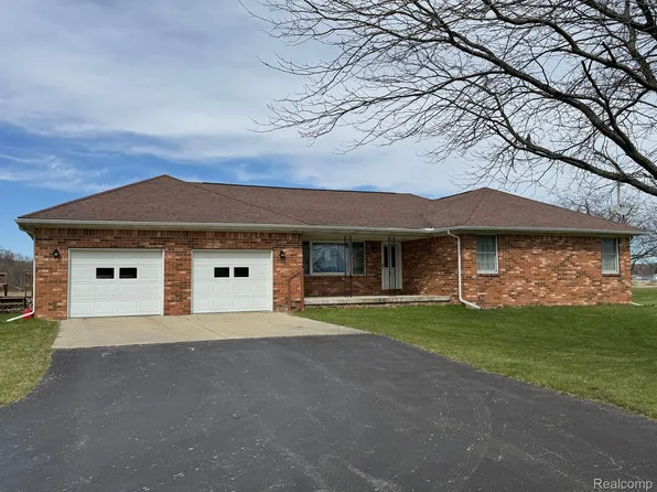 7188 Reid Rd, Swartz Creek, MI 48473