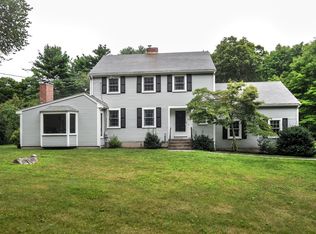 2 Maple Ln, Dover, MA 02030