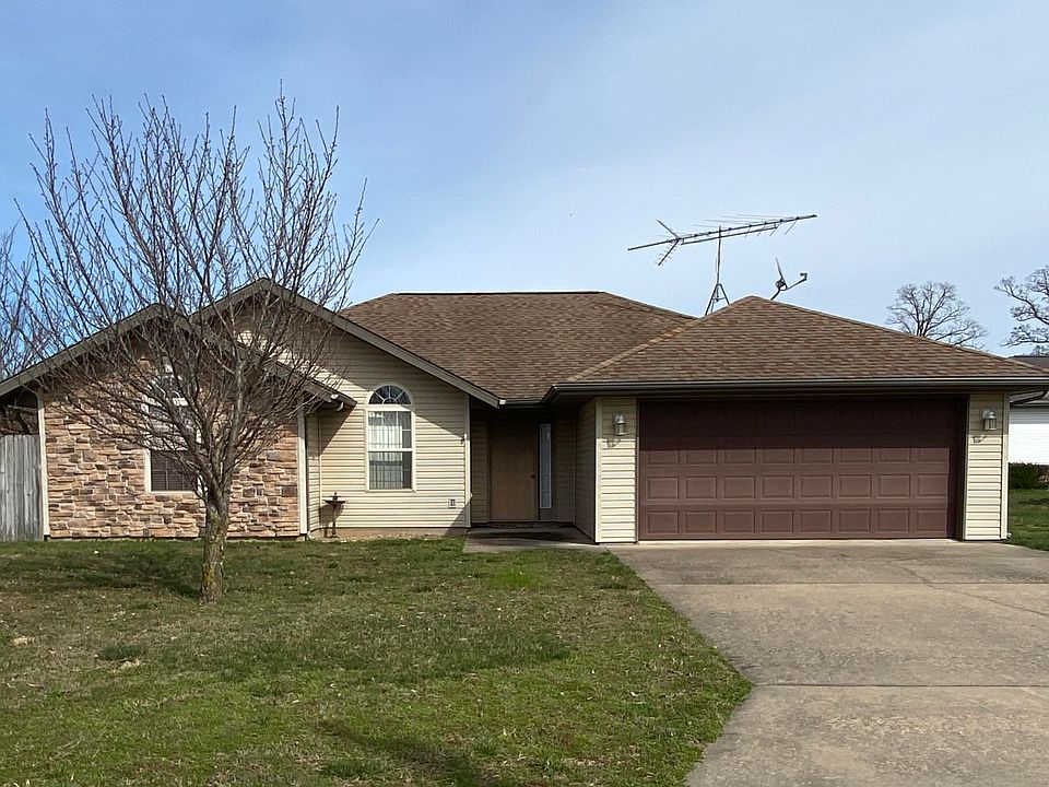 2nd image of 110 Leighs Way