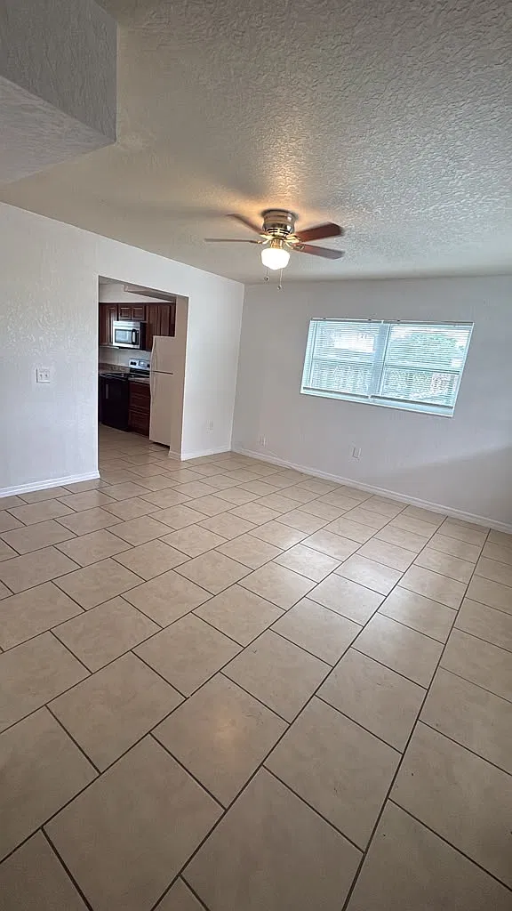 2 bed, 1.5 bath, 944 sqft, $1,500 — Photo 3
