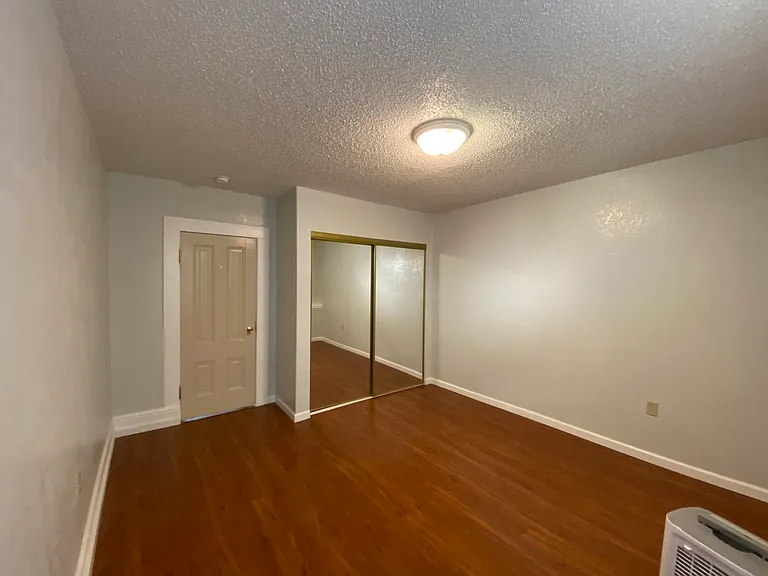 2123 Lincoln Ave — Photo 4