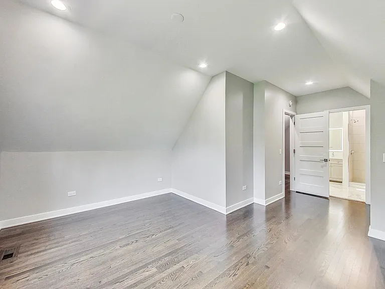 2037 N Spaulding Ave #2 — Photo 34