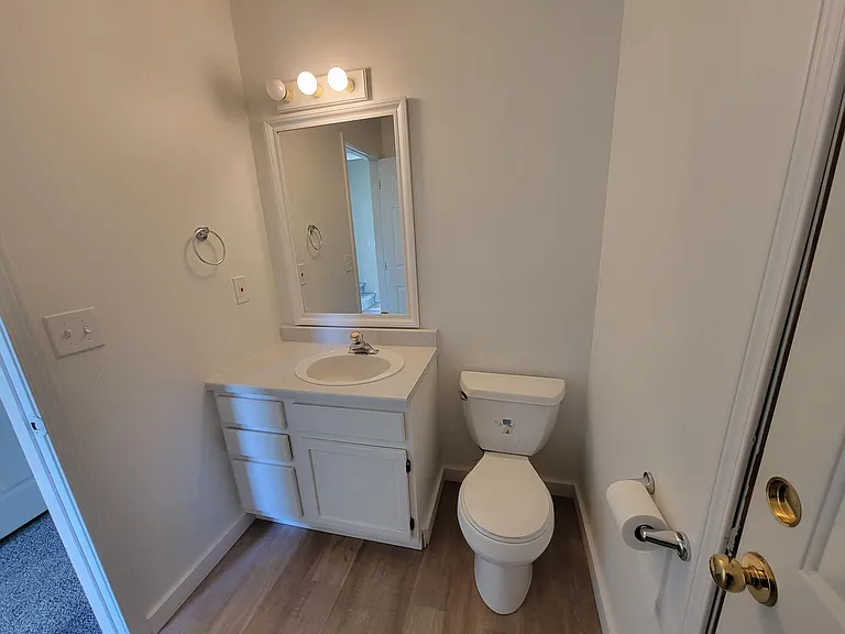 1635 E Wabash Ave — Photo 10