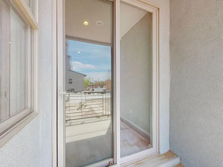 4547 Villa Loma Ln NE — Photo 38