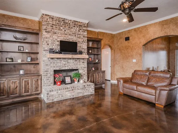 8484 Askew Ct, Montgomery, TX 77356