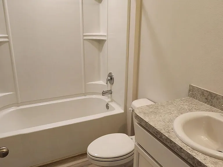 586 Cooper Ct SW — Photo 13