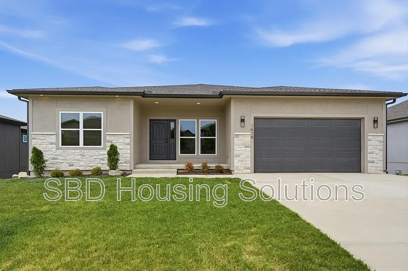 4 bed, 3.5 bath, 4012 sqft, $4,300 — Photo 1