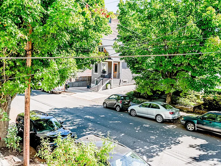 2565 NW Thurman St — Photo 23