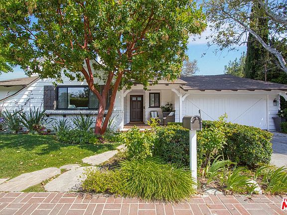 2nd image of 2108 Linda Flora Dr