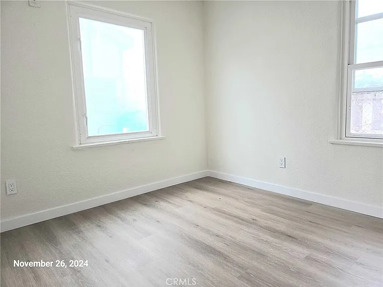 10916 S Inglewood Ave #1/2 — Photo 16