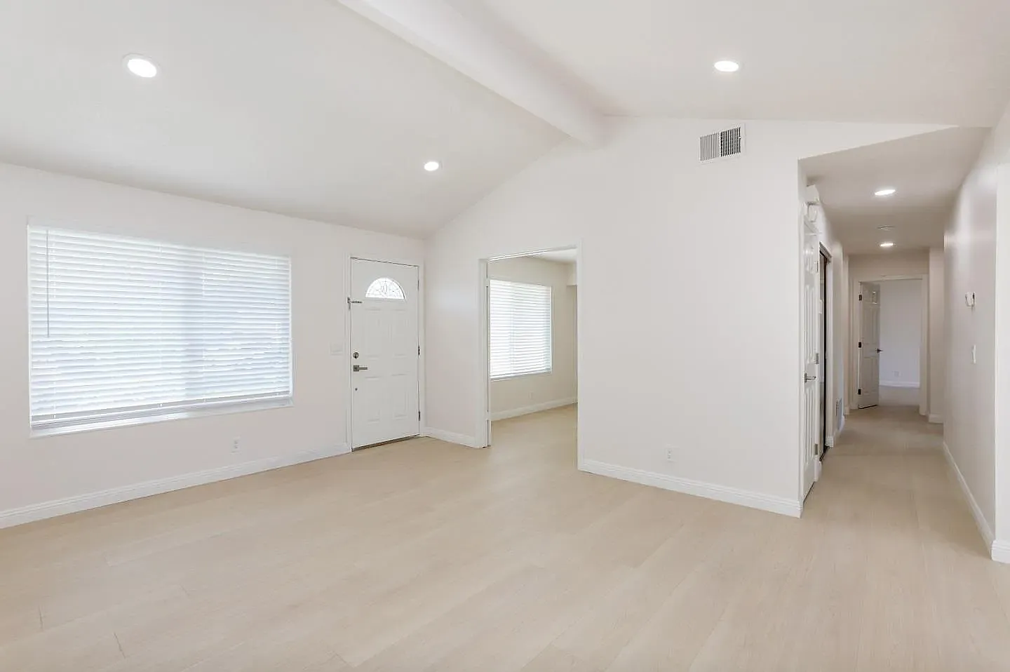 3 bed, 1234 sqft, $4,300 — Photo 2
