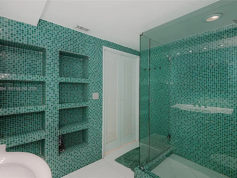 2301 Collins Ave #1538 — Photo 24