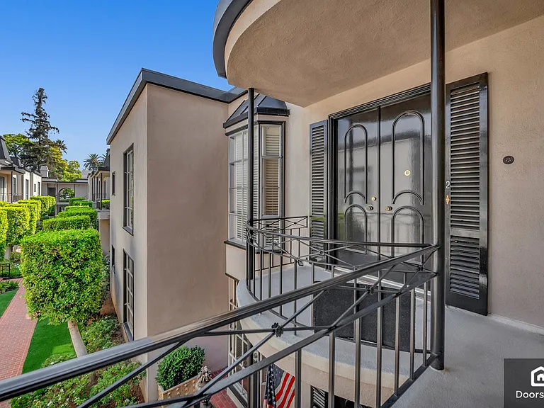 535 S Orange Grove Blvd #12 — Photo 31
