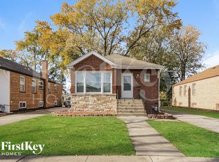 8912 S Sacramento Ave, Evergreen Park, IL 60805