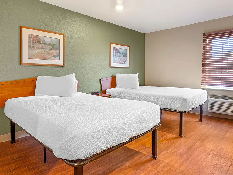 Studio Suite - 2 Full Beds